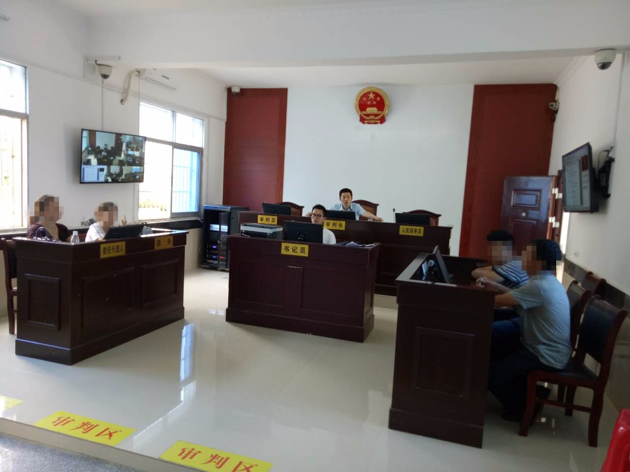 庭审现场.jpg
